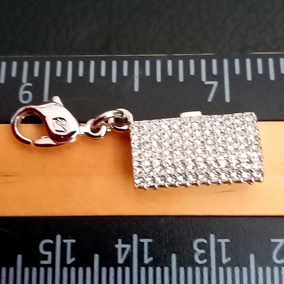 SWAROVSKI CLUTCH CHARM - Picture 6 of 7
